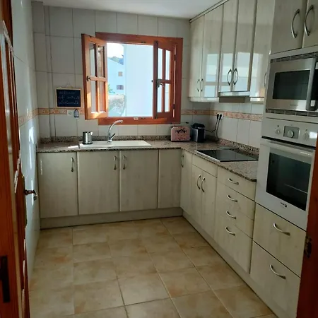Calablanca Con Amplia Terraza Y Vistas Al Mar Y A La Montana Apartamento