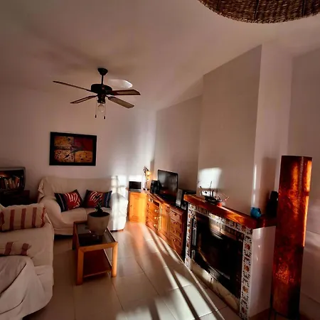 Calablanca Con Amplia Terraza Y Vistas Al Mar Y A La Montana Apartamento